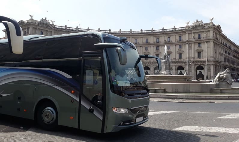 Bus rental in Frankfurt